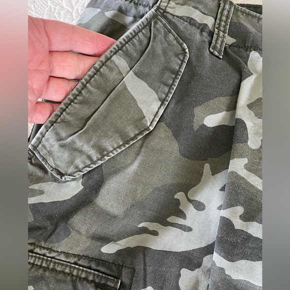 Men’s Old Navy Camouflage Cargo Pants 36x32 - Picture 3 of 6